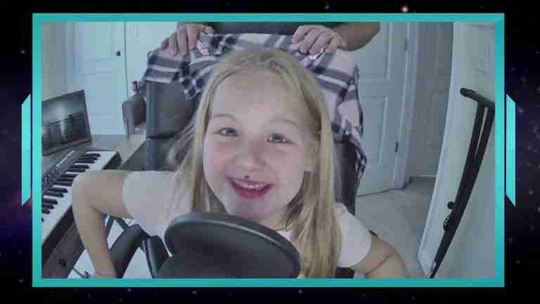 Read more about the article Watching Ava Play Roblox Again!